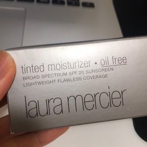 Laura mercier moisturizer oil free